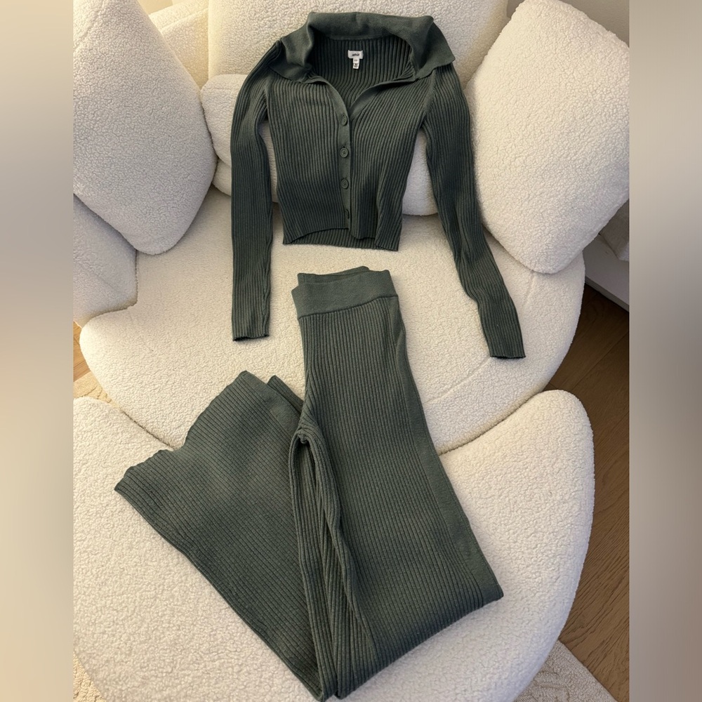Aerie Matching Sweater Set (Shirt & High Waisted Pant) - Size Small